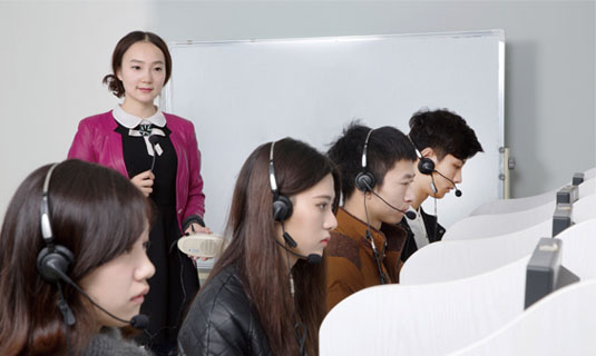 新媒体调研与创作工作室